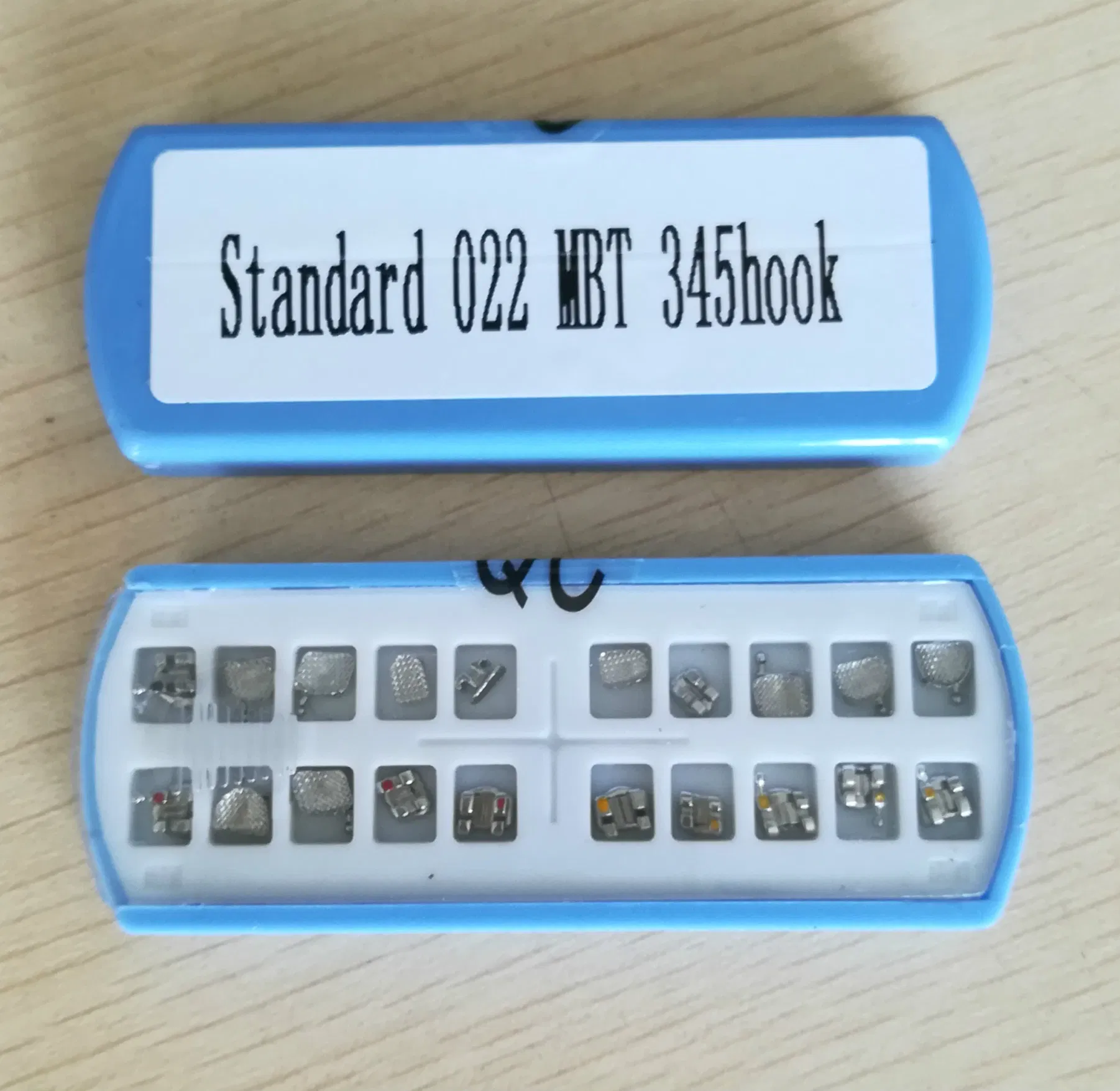 Roth 022 Orthodontic Ceramic Metal Bracket Dental Material with Ce